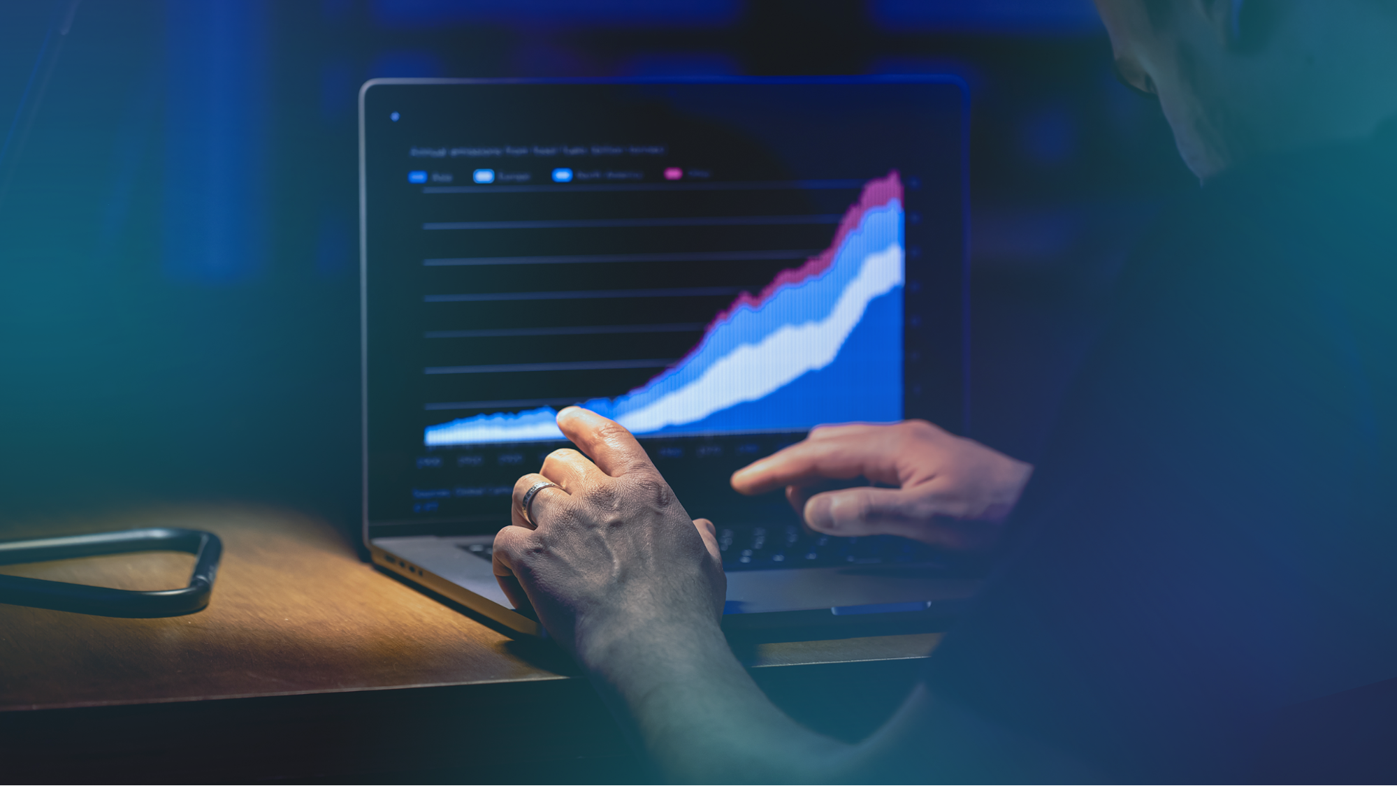 How to Write a Crypto Press Release [+ Examples]